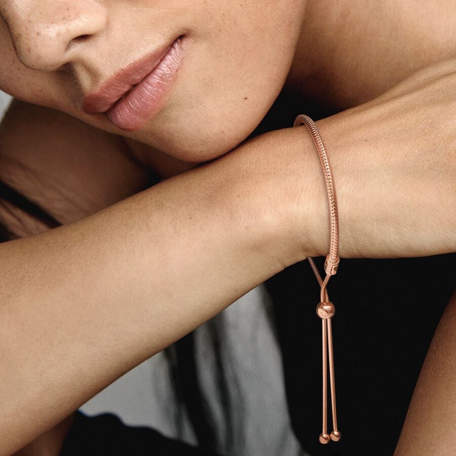 Moments Snake Chain Sliding Rose Bracelet