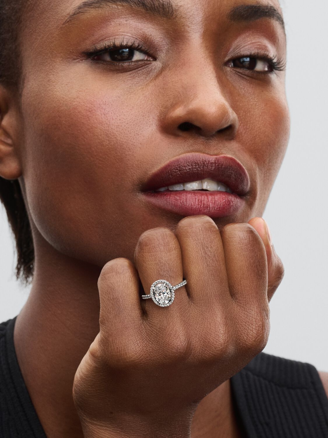 Oval Sparkling Halo Statement